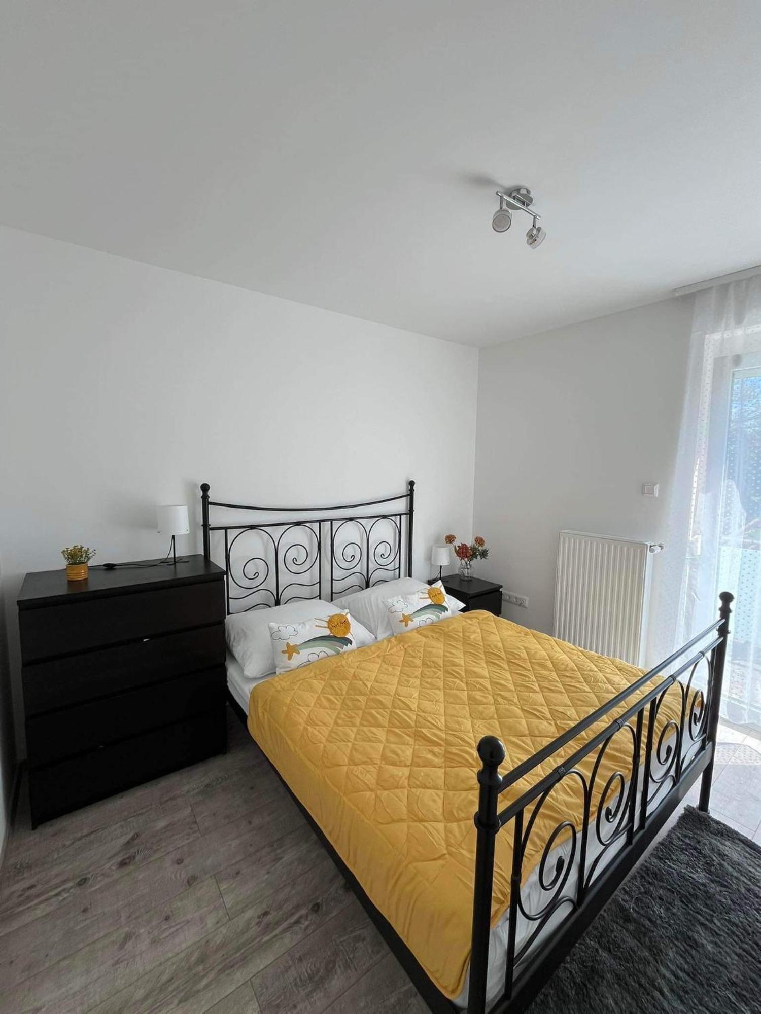 Ada Apartman โชพรอน ภายนอก รูปภาพ