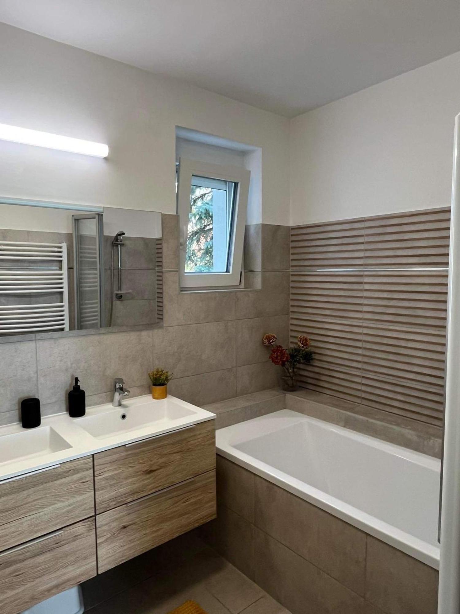 Ada Apartman โชพรอน ภายนอก รูปภาพ